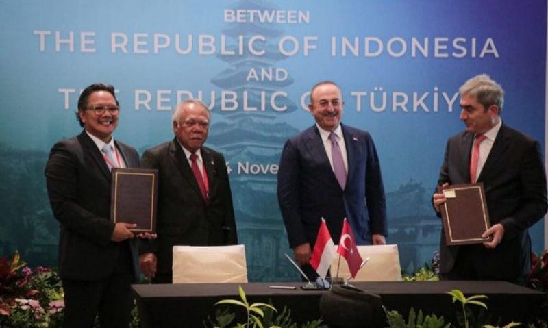 menteri-basuki-hadiri-penandatanganan-kerja-sama-bilateral-indonesia-dengan-turk