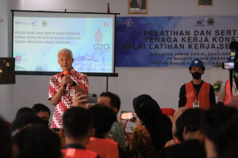 Pelatihan-Tenaga-Kerja-Konstruksi3-768x512