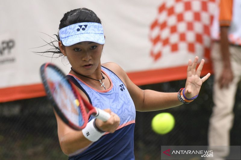 Fadona-Ke-Final-BNI-Tennis-Open-211119-hma-5