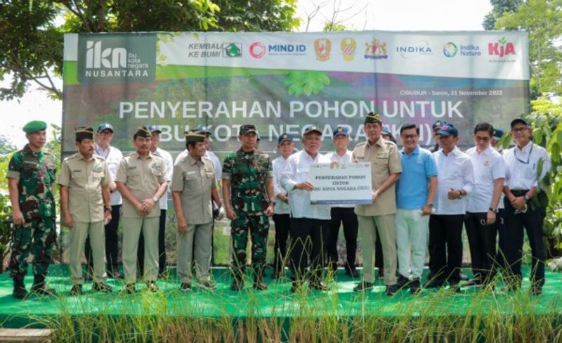 menteri-basuki-apresiasi-penyerahan-bibit-tanaman-untuk-ikn-dari-purnawirawan-tn