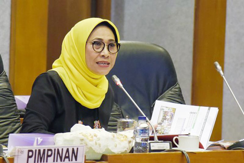 hetifah komisi x
