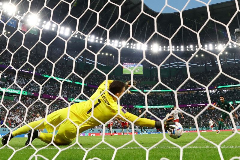 2022-11-26T152945Z_469953929_UP1EIBQ12BWJ5_RTRMADP_3_SOCCER-WORLDCUP-POL-SAU-REP