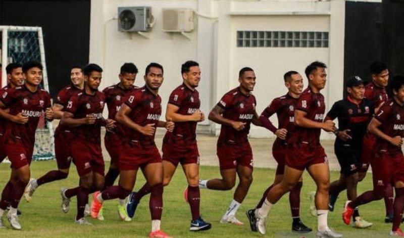 MADURA-UNITED-LATIHAN 1
