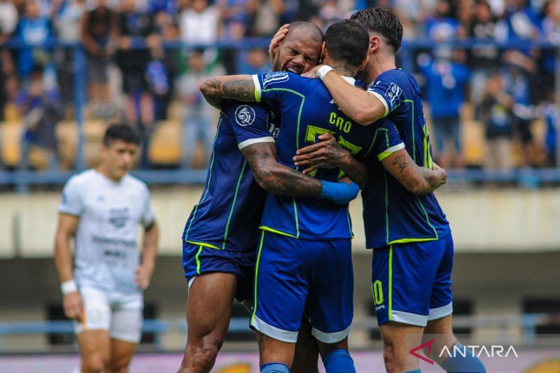antarafoto-persib-bandung-menang-atas-rans-nusantara-fc-040922-rai-1
