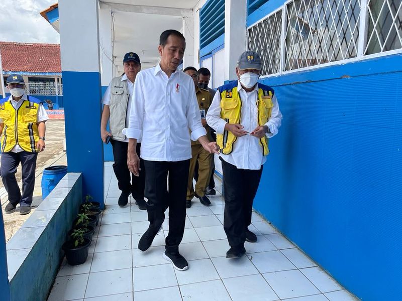 Tinjau-SMPN-1-Warungkondang-Presiden-Rehabilitasi-Segera-Dimulai