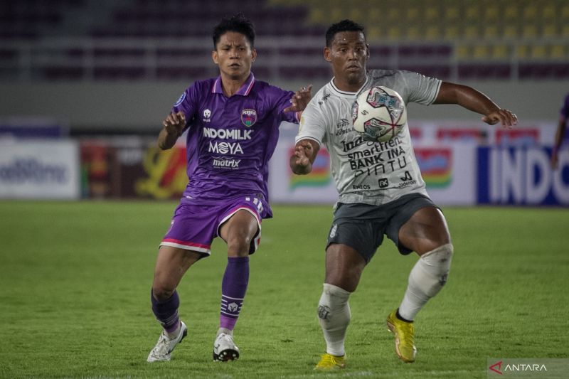 antarafoto-bali-united-menang-atas-persita-051222-yud-5