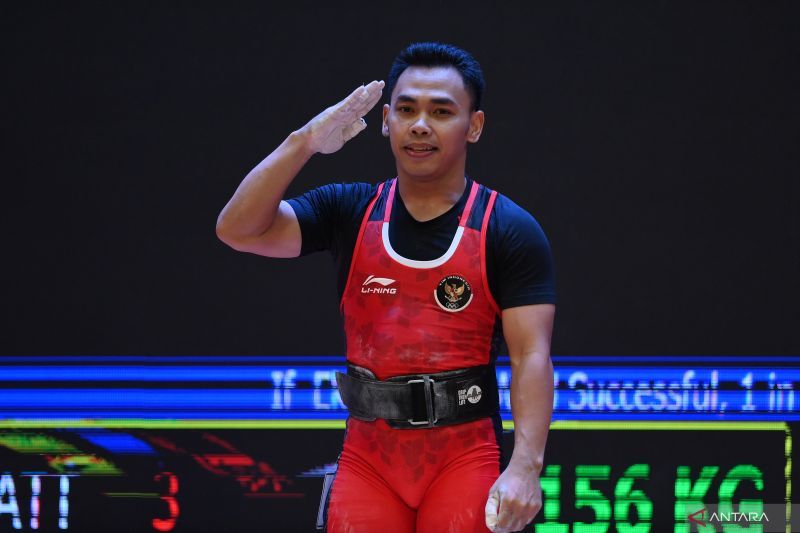 antarafoto-lifter-eko-yuli-irawan-raih-emas-20052022-zk-17