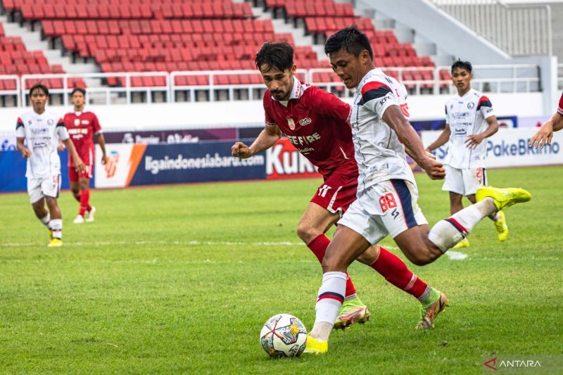 antarafoto-arema-fc-mengalahkan-persis-solo-111222-ast-1