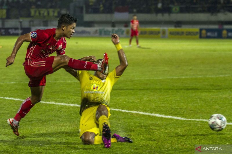 antarafoto-barito-putera-melawan-persija-jakarta-110922-bay-1