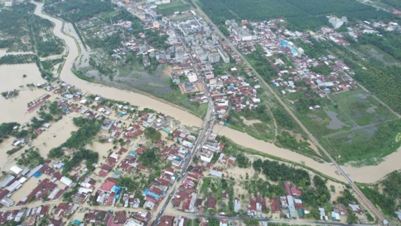 kurangi-resiko-banjir-dan-lindungi-permukiman-warga-kementerian-pupr-bangun-peng