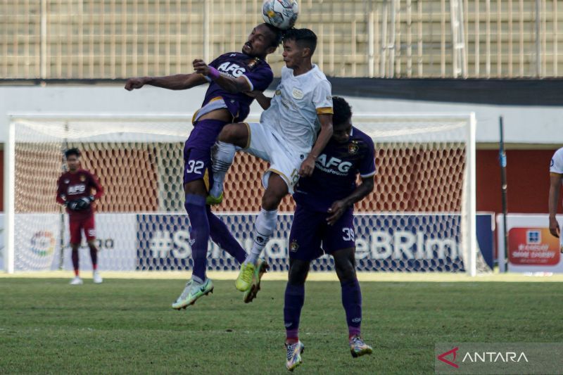 Persik-Kediri-kalahkan-Dewa-United-171222-AFA-5