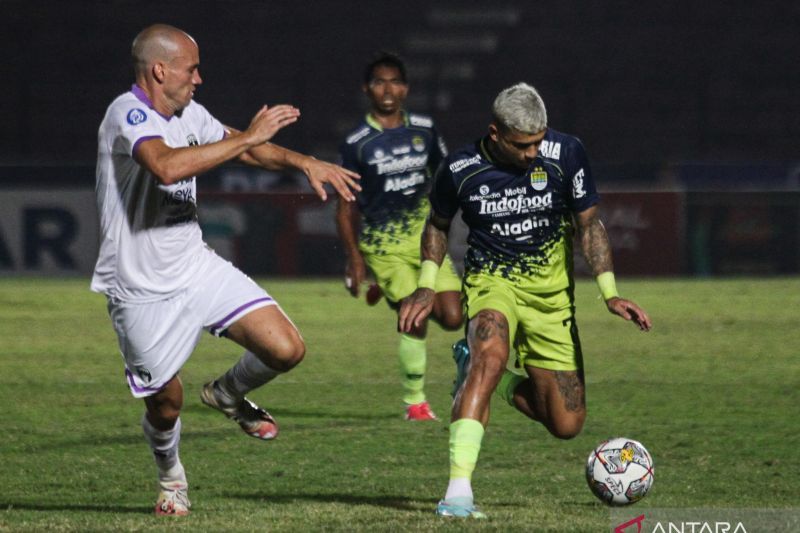 antarafoto-persib-kalahkan-persita-211222-afa-2