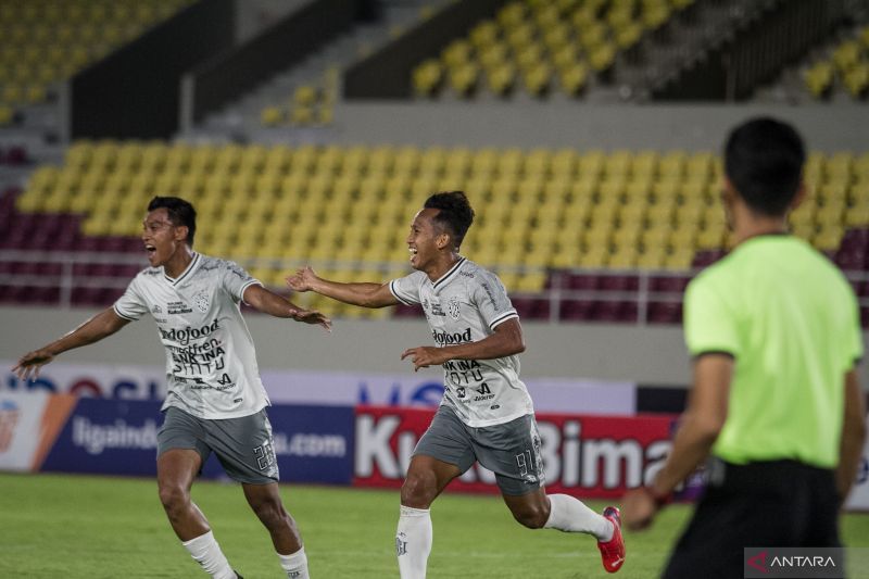 antarafoto-bali-united-menang-atas-persita-051222-yud-2