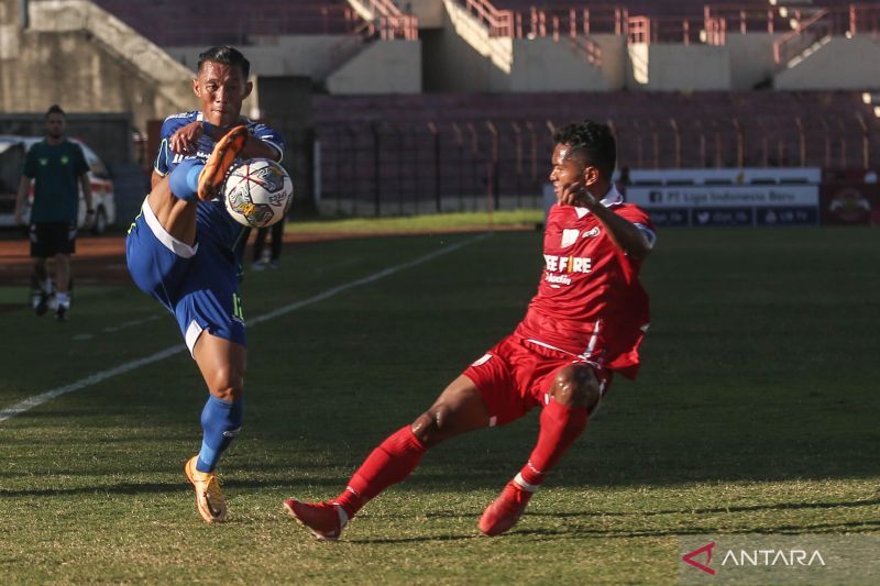 Persib-Kalahkan-Persis-Solo-161222-hnd-1