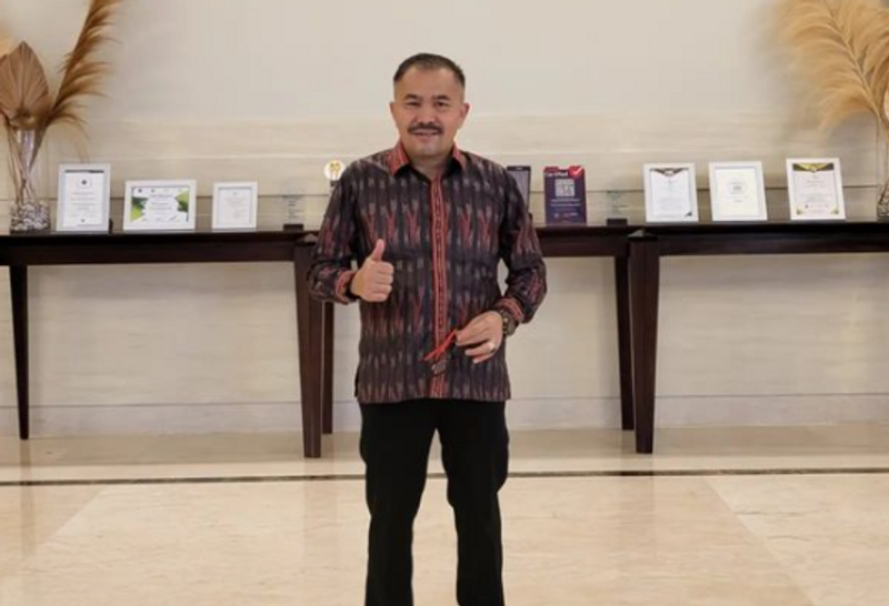 Advokat Kamaruddin Simanjuntak Serahkan 6 000 Video Mesum Diduga Dirut Taspen