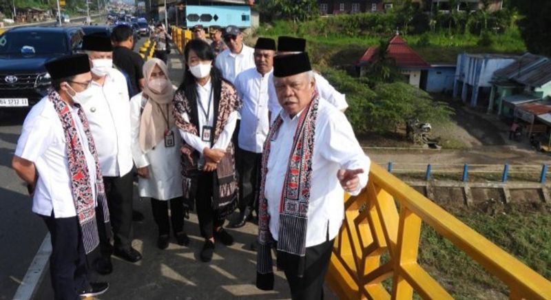 dukung-konektivitas-di-sumatera-barat-kementerian-pupr-resmikan-2-jembatan-di-dh
