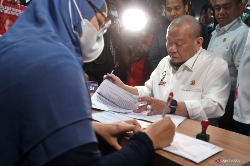 antarafoto-la-nyalla-calonkan-diri-jadi-ketum-pssi-130123-app-4