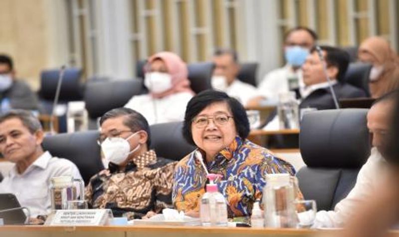 menteri-lingkungan-hidup-dan-kehutanan-siti-nurbaya-melakukan-rapat_230119214210