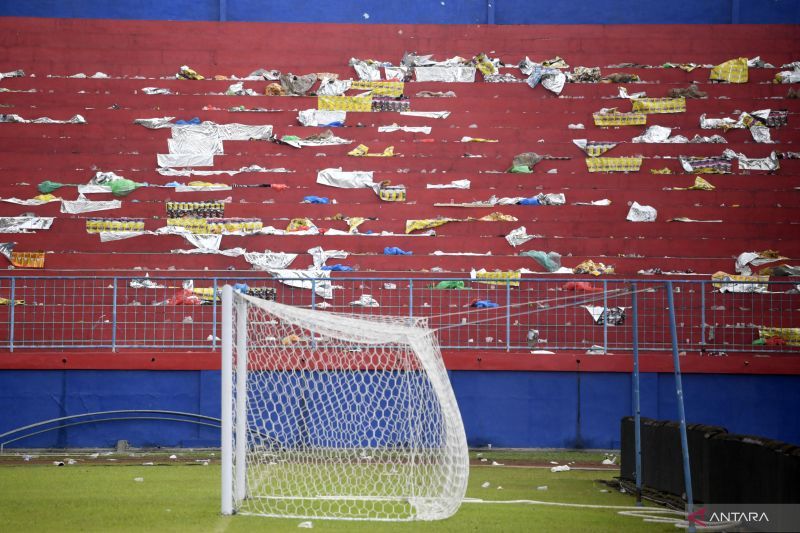 antarafoto-dampak-kerusuhan-di-stadion-kanjuruhan-02102022-zk-11