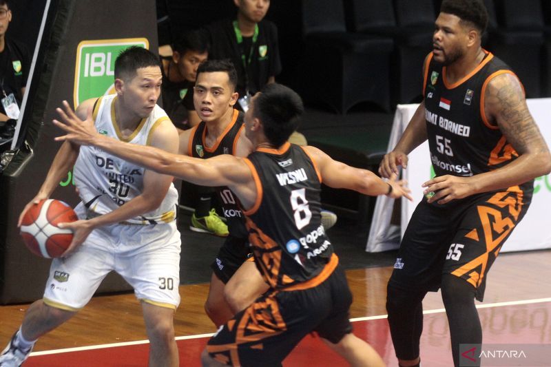 antarafoto-dewa-united-kalahkan-bumi-borneo-010223-abs-4_1