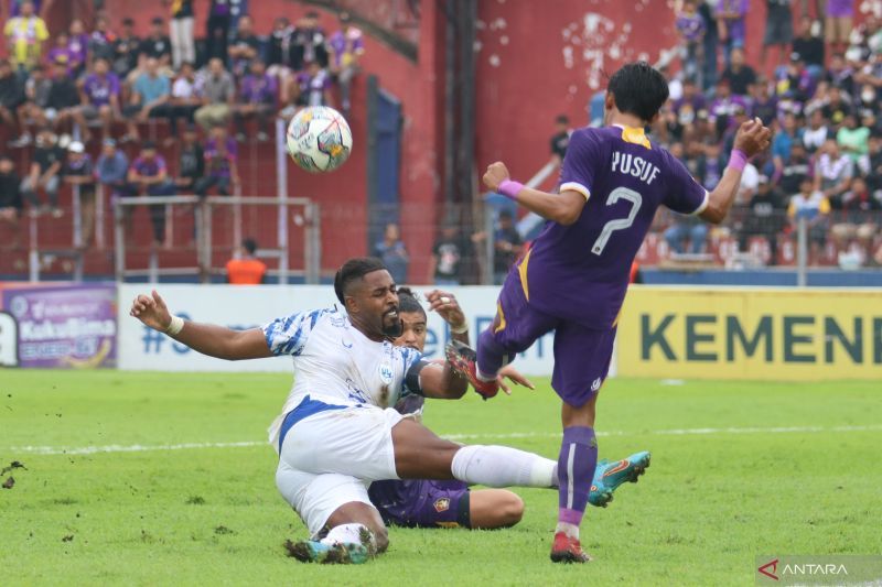antarafoto-persik-kediri-melawan-psis-semarang-040223-pf-1