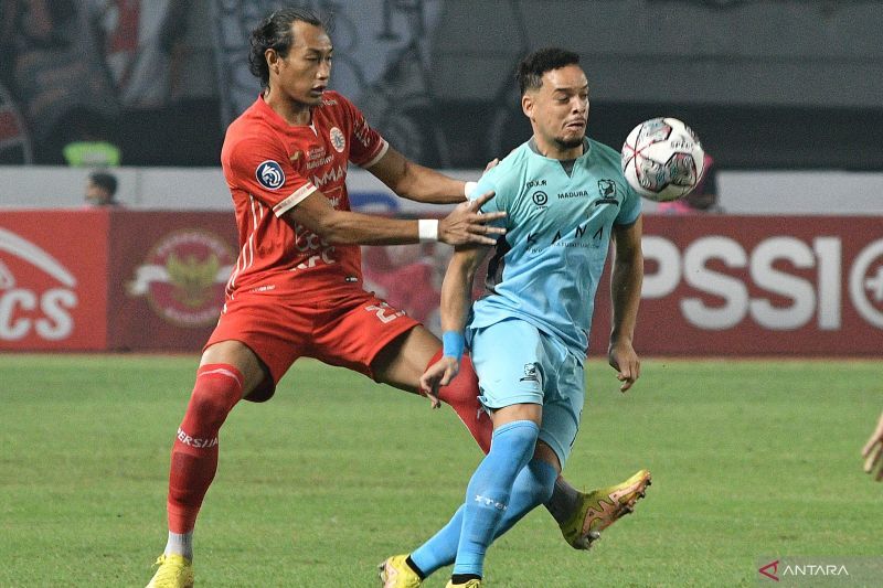 antarafoto-persija-jakarta-melawan-madura-united-fc-170922-fm-4_1