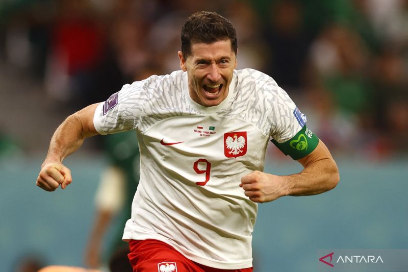 2022-11-26T145042Z_932490693_UP1EIBQ158GPD_RTRMADP_3_SOCCER-WORLDCUP-POL-SAU-REP