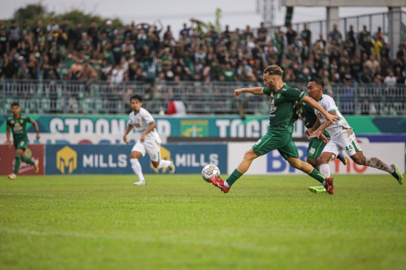 pemain-persebaya-zevelente