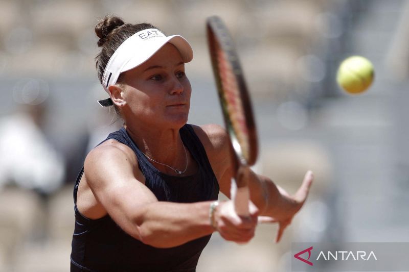 2022-06-01T111749Z_1429239687_UP1EI610VDN3R_RTRMADP_3_TENNIS-FRENCHOPEN