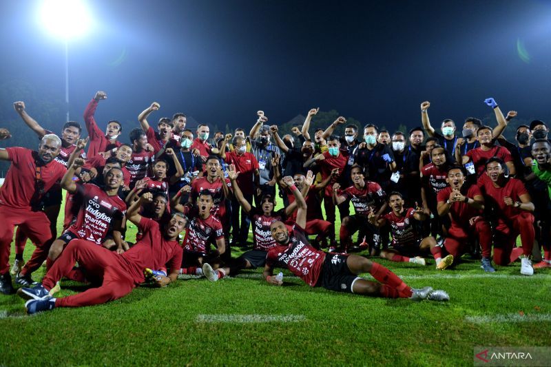 antarafoto-bali-united-juara-liga1-250322-fik-3
