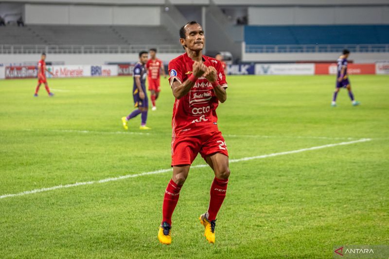 antarafoto-persija-jakarta-melawan-persik-kediri-101222-ast-4