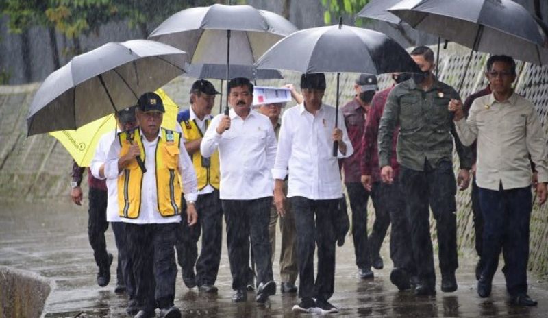 ditargetkan-rampung-tahun-2024-menteri-basuki-dampingi-presiden-jokowi-tinjau-no