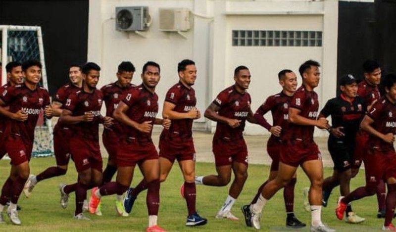 MADURA-UNITED-LATIHAN1