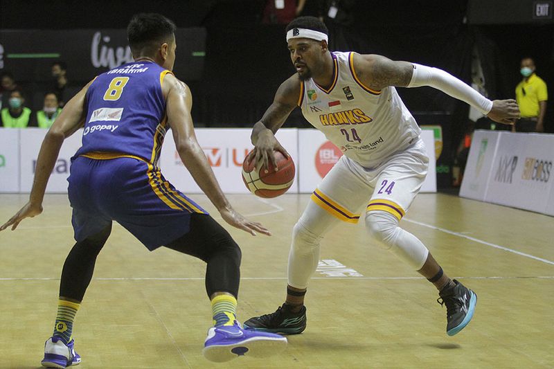 antarafoto-satria-muda-pertamina-kalahkan-tangerang-hawks-basketball-club-130220