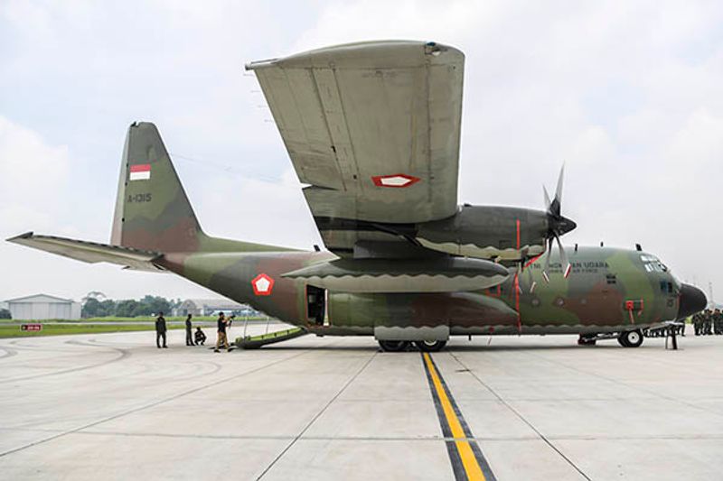 antarafoto-menhan-serahakan-alutsista-pesawat-hercules-ke-tni-08032023-gp-2