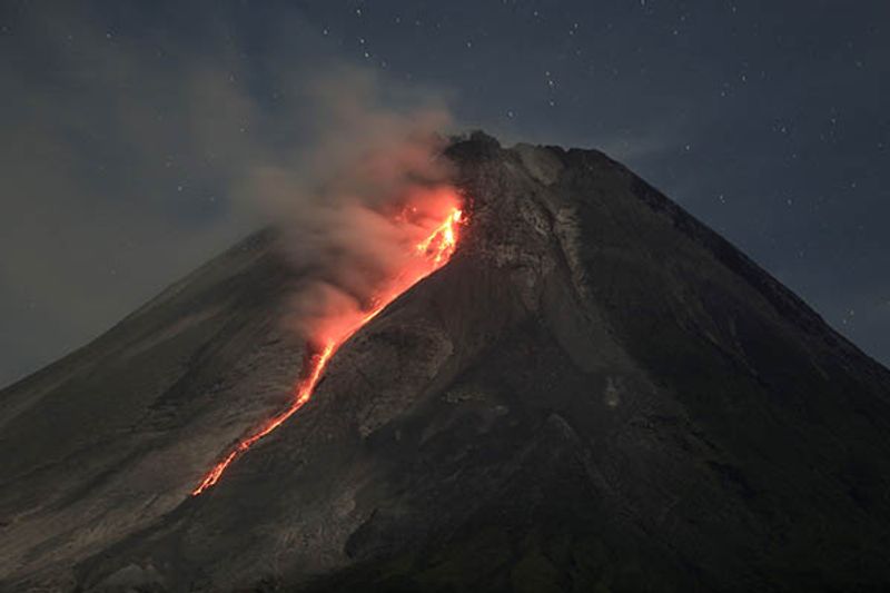 antarafoto-lava-pijar-gunung-merapi-130323-hnd-6