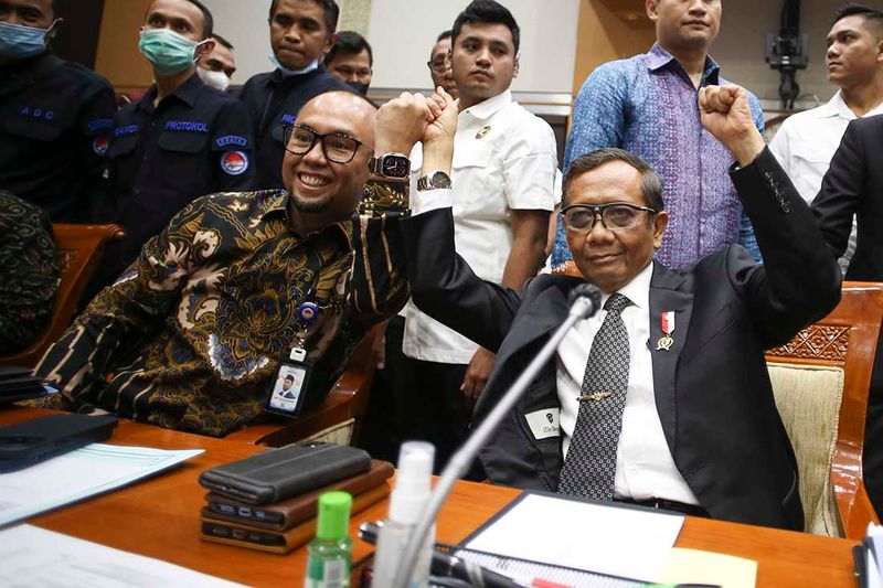 rapat-dengar-pendapat-komisi-iii-dengan-menko-polhukam-4