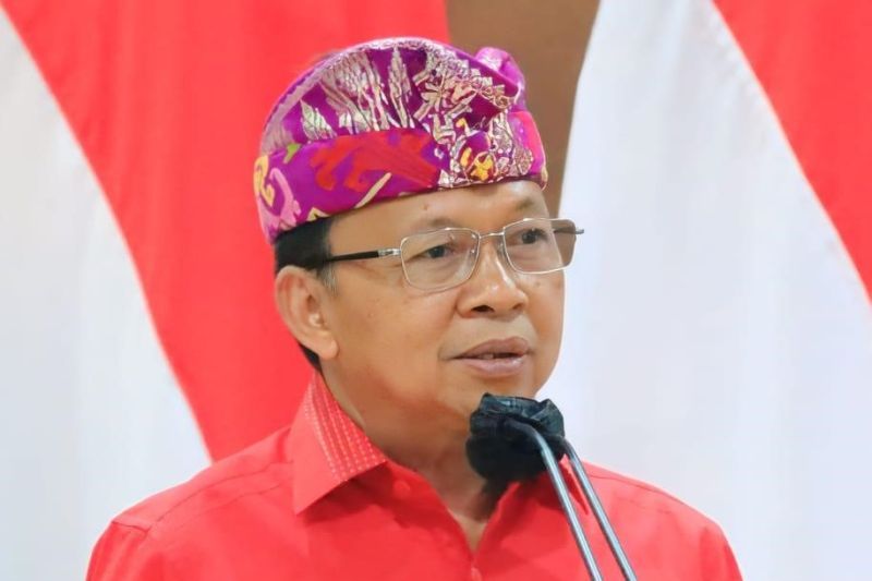 Wayan-Koster-udeng-merah-edit_1