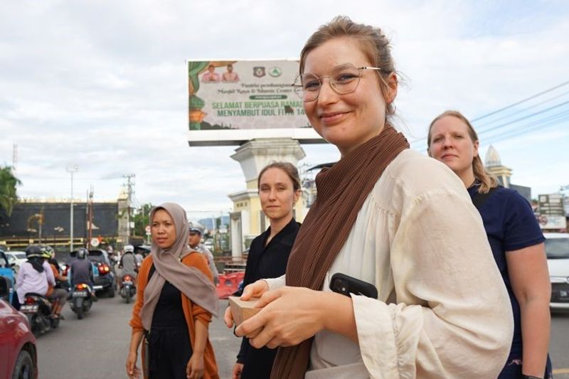 Wisman-Bagi-Takjil-Di-Gorontalo-030423-Aws-5