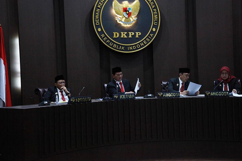 sidang-putusan-dkpp-verifikasi-pemilu-7