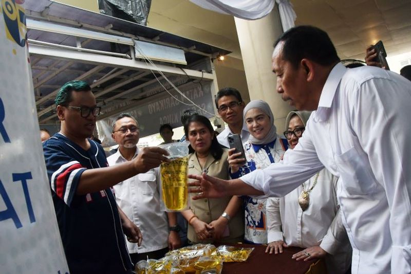 antarafoto-menteri-perdagangan-meninjau-pasar-murah-ramadhan-040423-fm-2