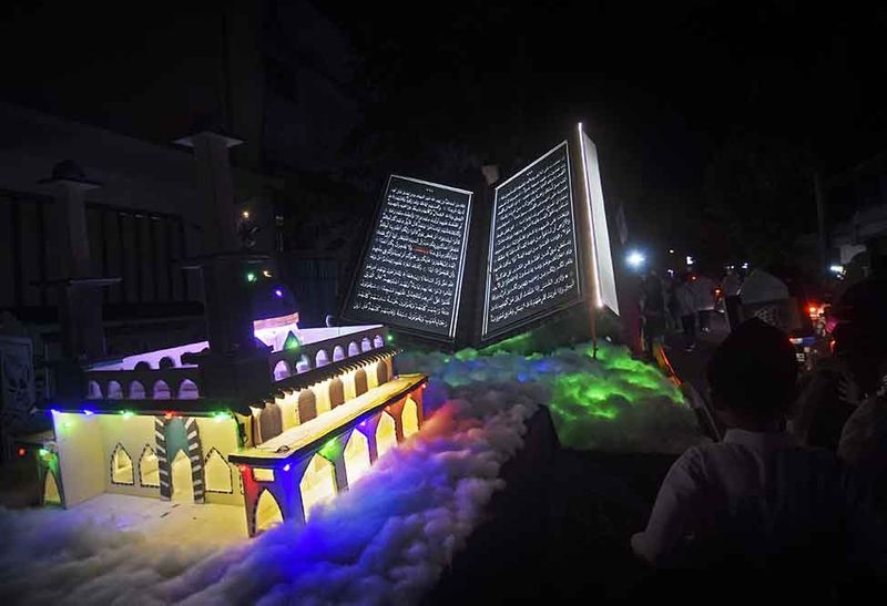 takbir-keliling-sambut-idul-fitri-di-mataram-02