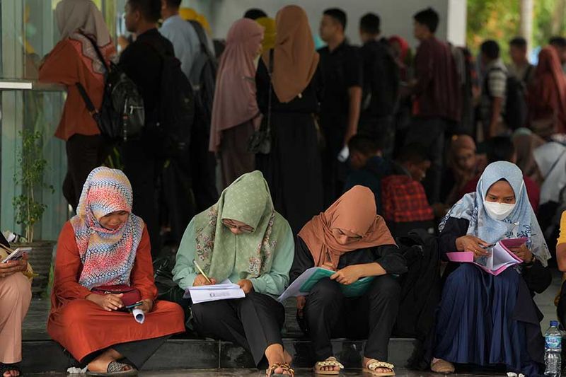 perjuangan-guru-honorer-kendari-3