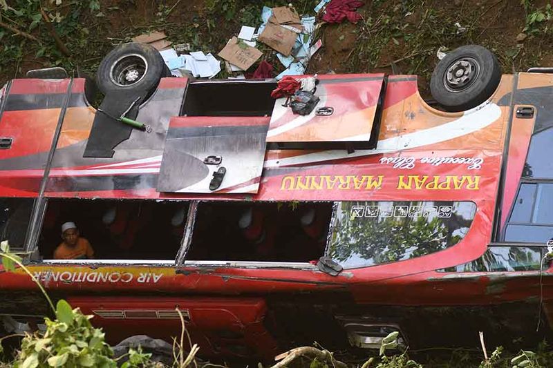 kecelakaan-bus-santri-di-pegunungan-kebun-kopi-1