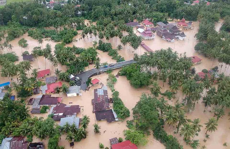banjir-rendam-padang-pariaman-1