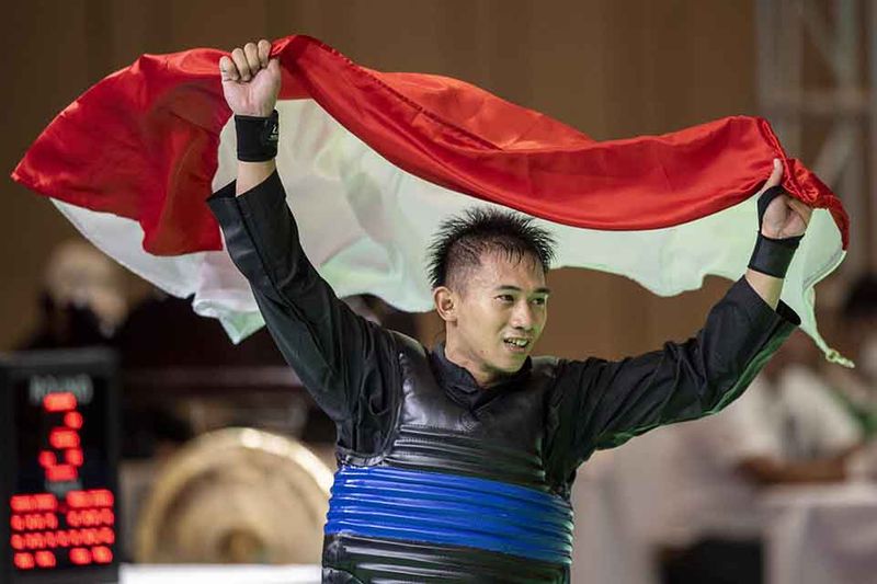iqbal-raih-emas-pencak-silat-nomor-tanding-class-f-2