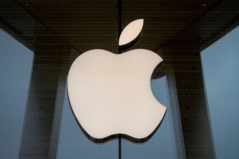 2022-11-04T220718Z_2_LYNXMPEIA30VN_RTROPTP_4_APPLE-ENVIRONMENT-SUPPLIERS