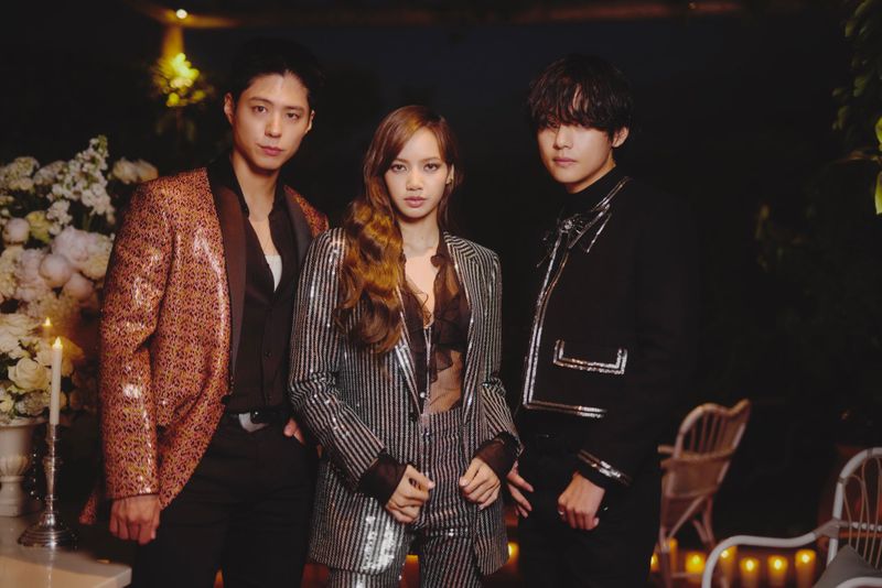 'Trio Celine' Lisa BLACKPINK, V BTS dan Park Bogum Tampil Memukau di Cannes