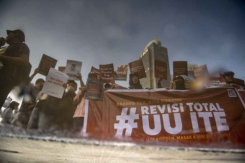 aksi-revisi-total-uu-ite-4