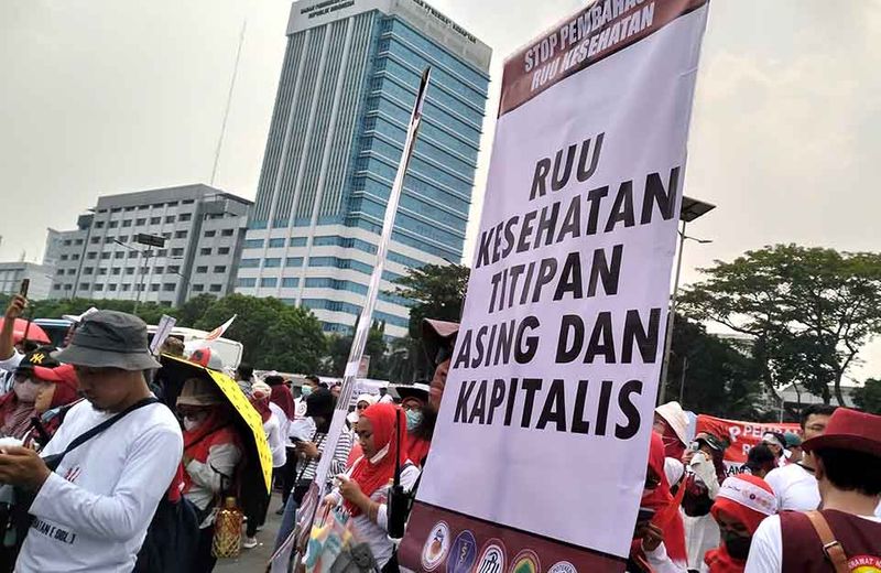 Stop Pembahasan RUU Kesehatan Omnibus Law-3